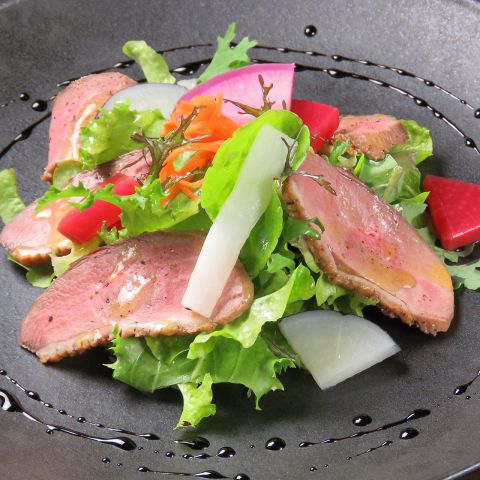 草食系男子でもお肉が食べたい！簡単モテご飯レシピ「鴨肉のサラダ」